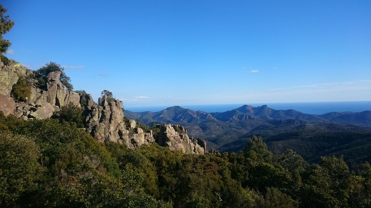 L'Estirado Des Adrets Hotel Les Adrets-de-l'Esterel Luaran gambar